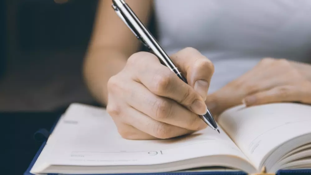 خدمة كتابة المقالات والواجبات الجامعية وتحرير النصوص والمراجعات