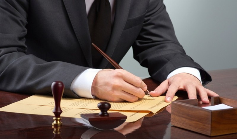 صياغة عقود العمل والتوظيف