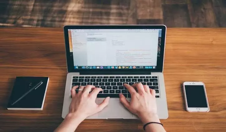 عمل أبحاث و مقالات أحترافية باللغة العربية للمدرسة أو الجامعة