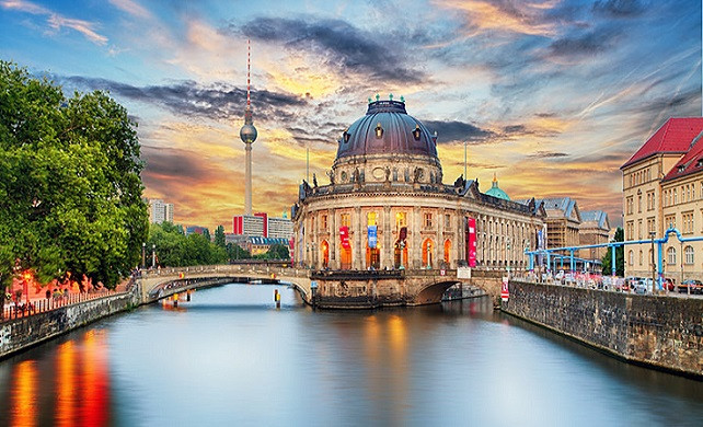 سوف اقوم بالاجابة عن اى سؤال يخص المانيا