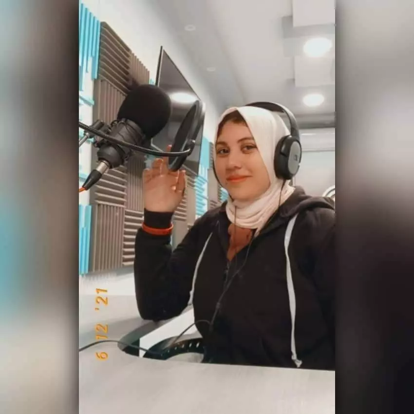 التعليق الصوتي باللغه العربيه و العاميه و تقديم برنامج او اعلان