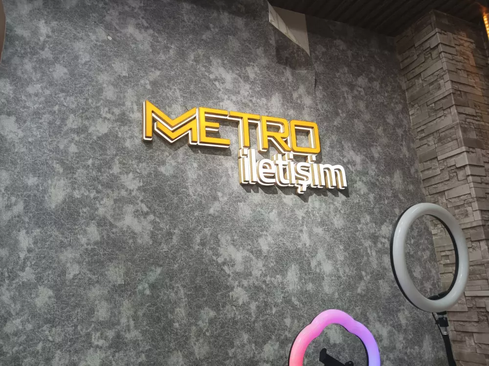 اقدم لكم افضل التصاميم الاحترافيه وتصميم لوجو احترافيه لشركه