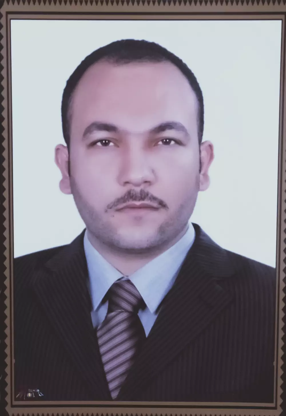 صياغة وكتابة العقود القانونيه - وكذا كتابة وإعداد صحف الدعاوى - والمذكرات القانونيه لكافة أنواع القضايا القانونيه - والاستشارات القانونية