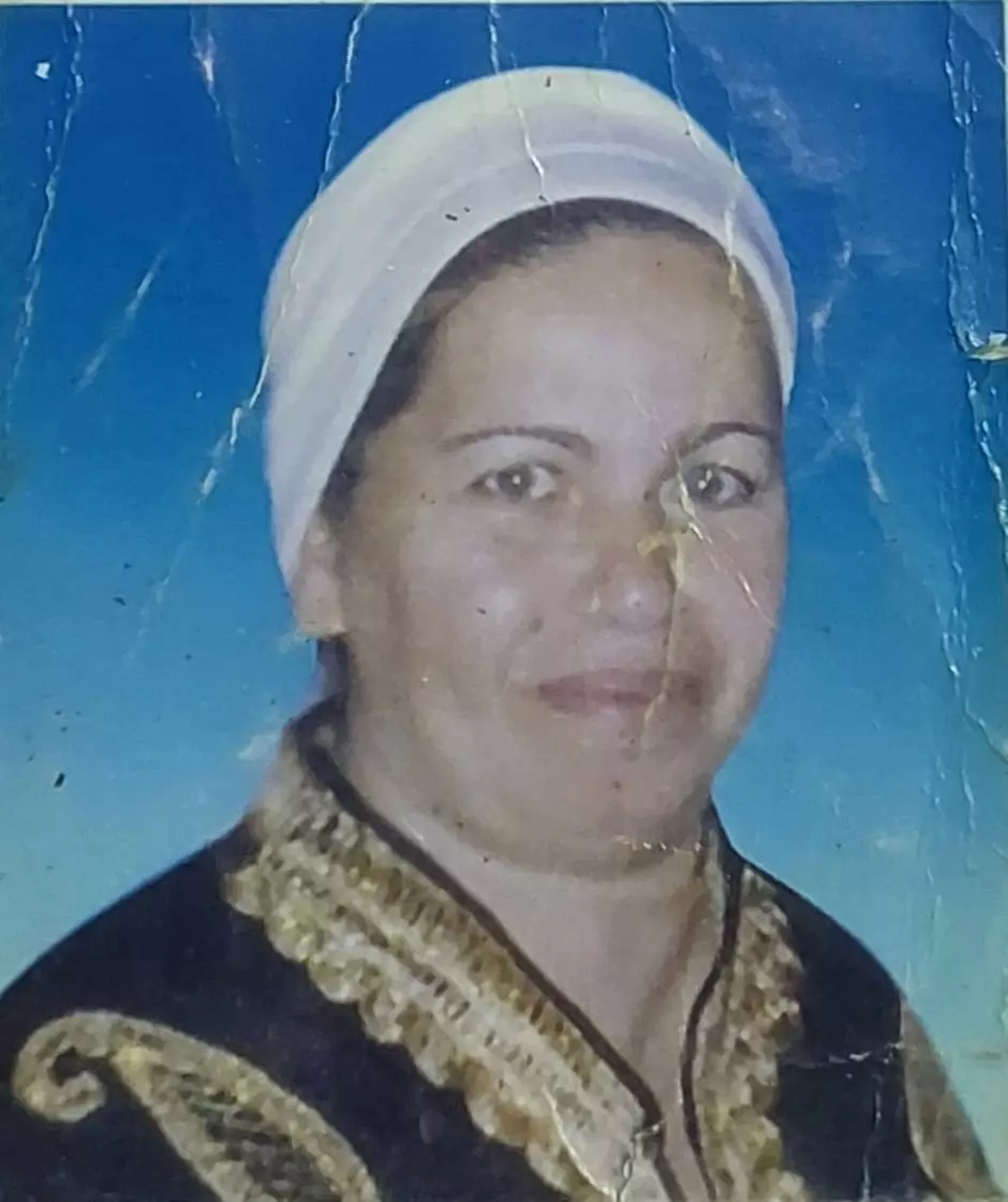 ترميم وإستعادة الصور القديمة وتلوينها