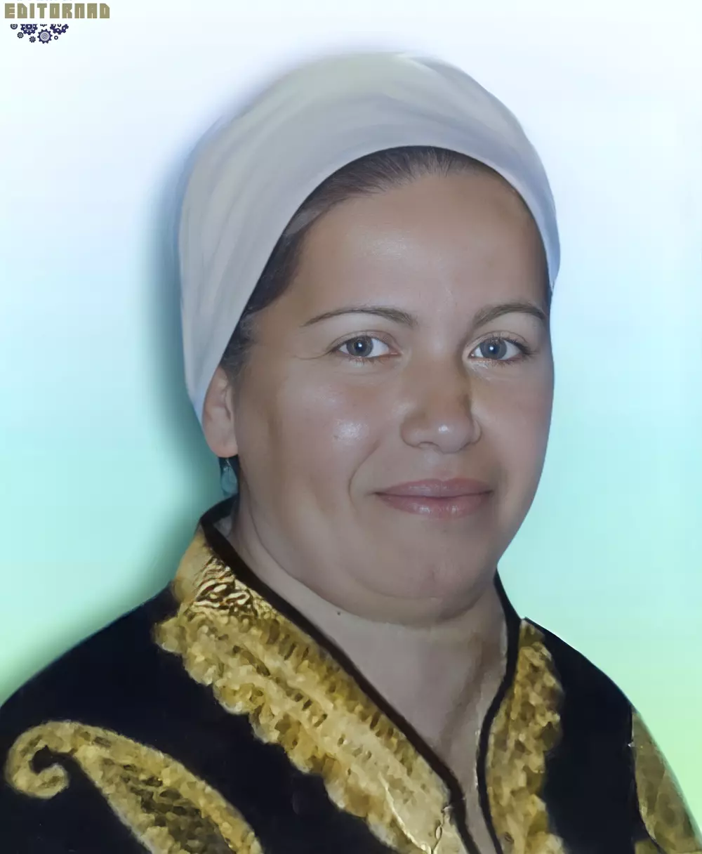 ترميم وإستعادة الصور القديمة وتلوينها