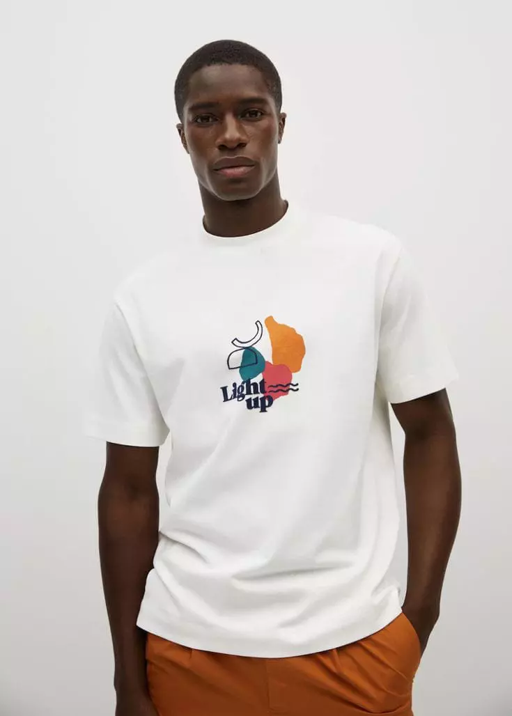 عمل تصميم للتي شيرتات المطبوعه