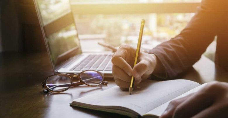 كاتب محتوى، مصحح لغوي، تلخيص الكتب، التفريغ الصوتي، إعادة الصياغة