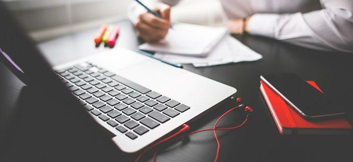 تفريغ مقاطع صوتية وفيديو إلى ملفات كتابية PDF & Word