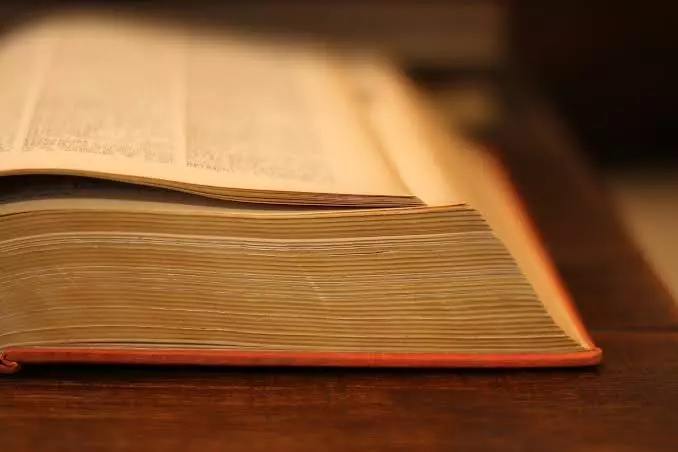 تلخيص كُتب ودراسات علمية عربية بأسلوب مُتميّز ودقيق