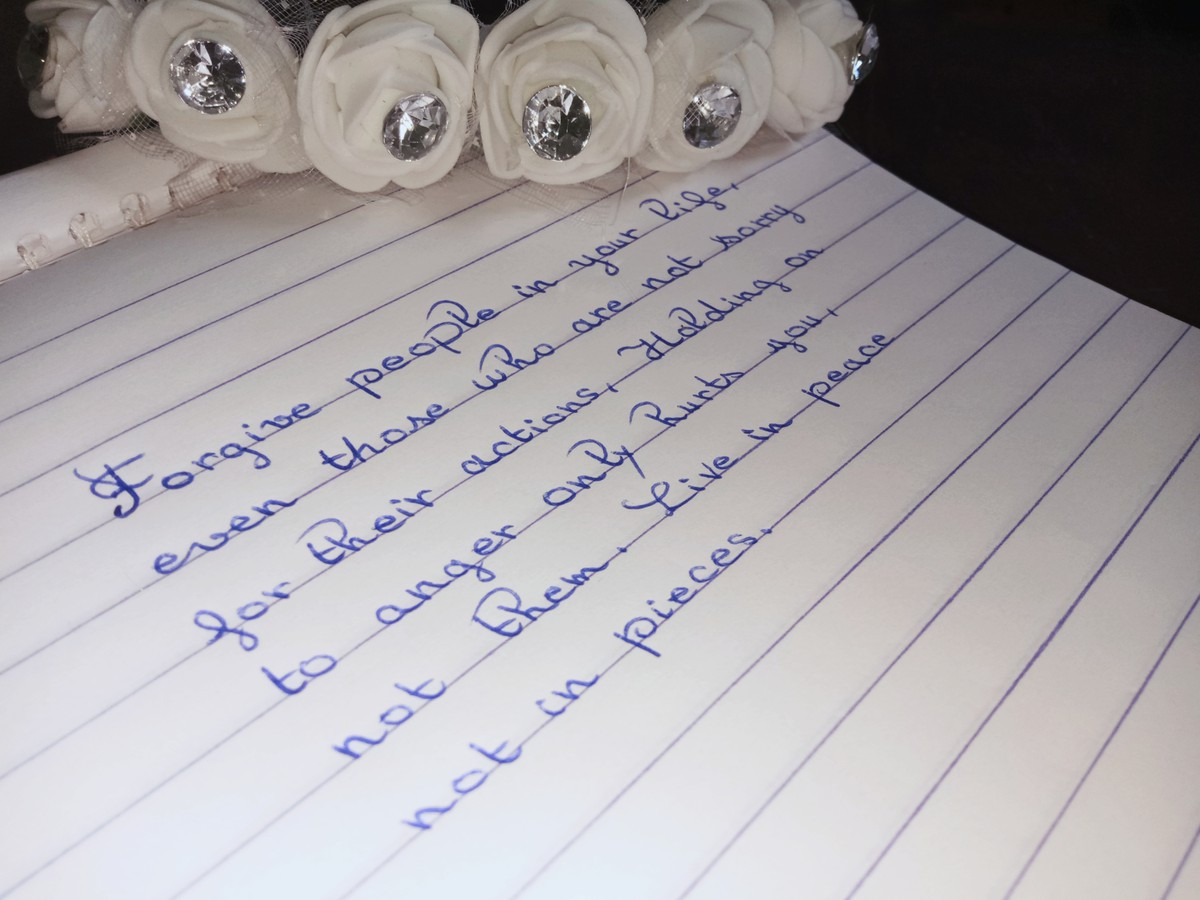 الكتابة  باللغة  العربية  والإنجليزية  بخط اليد