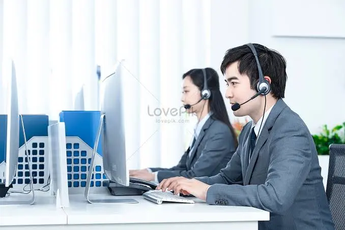 خدمة العملاء واتساب او هاتف او ايميل