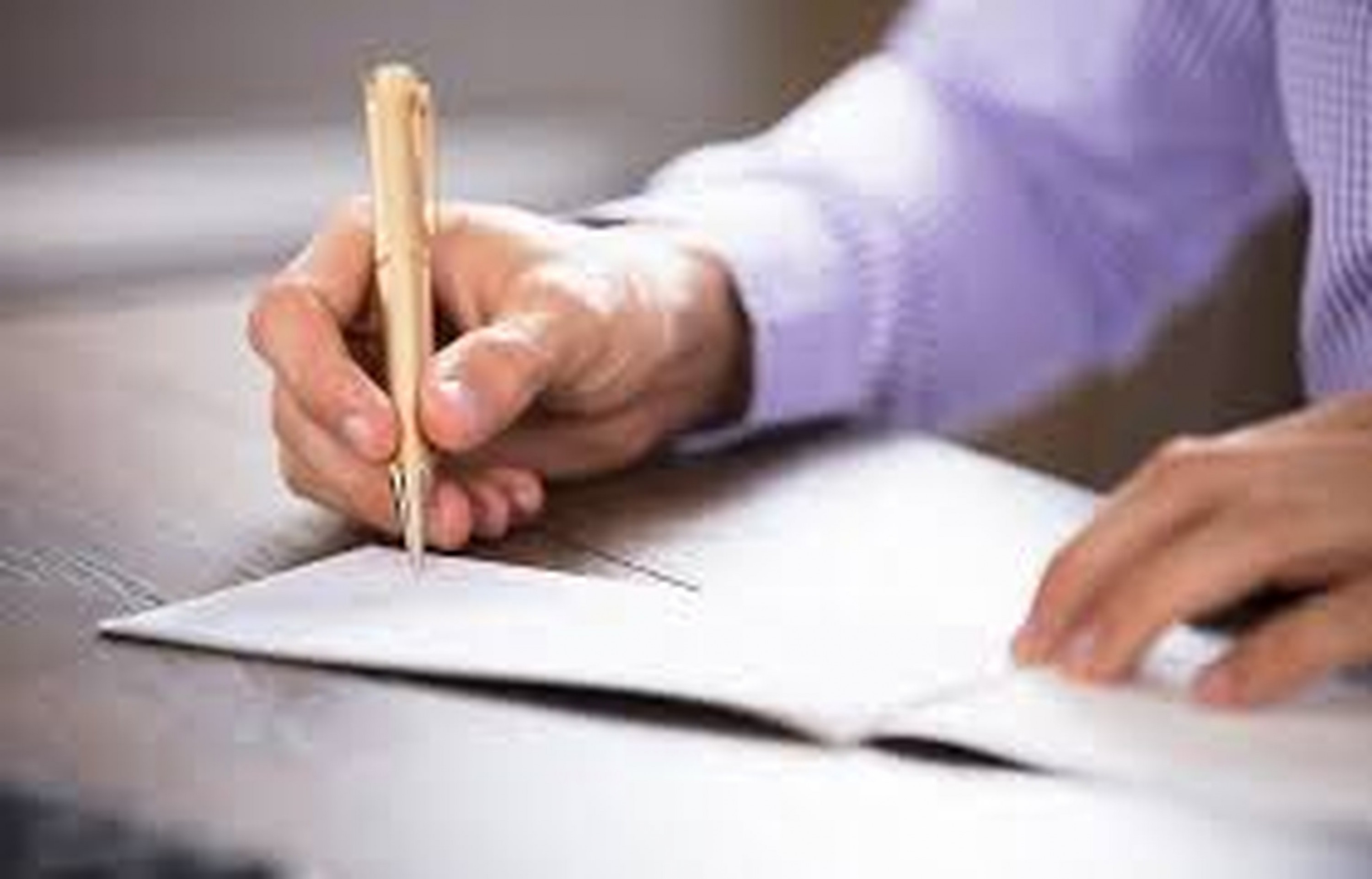 كتابة التقارير الصحفية و الأخبار الحصرية ..