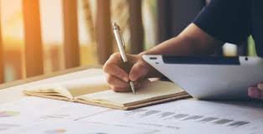 كتابة التقارير الصحفية و الأخبار الحصرية ..