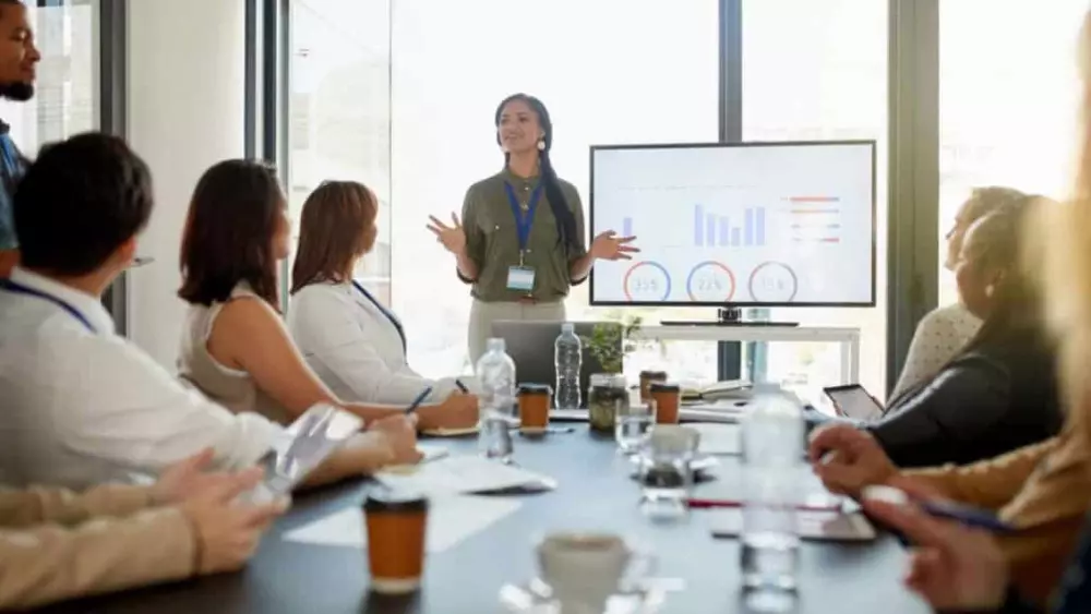 إنشاء عروض تقديمية - PowerPoint /Canva