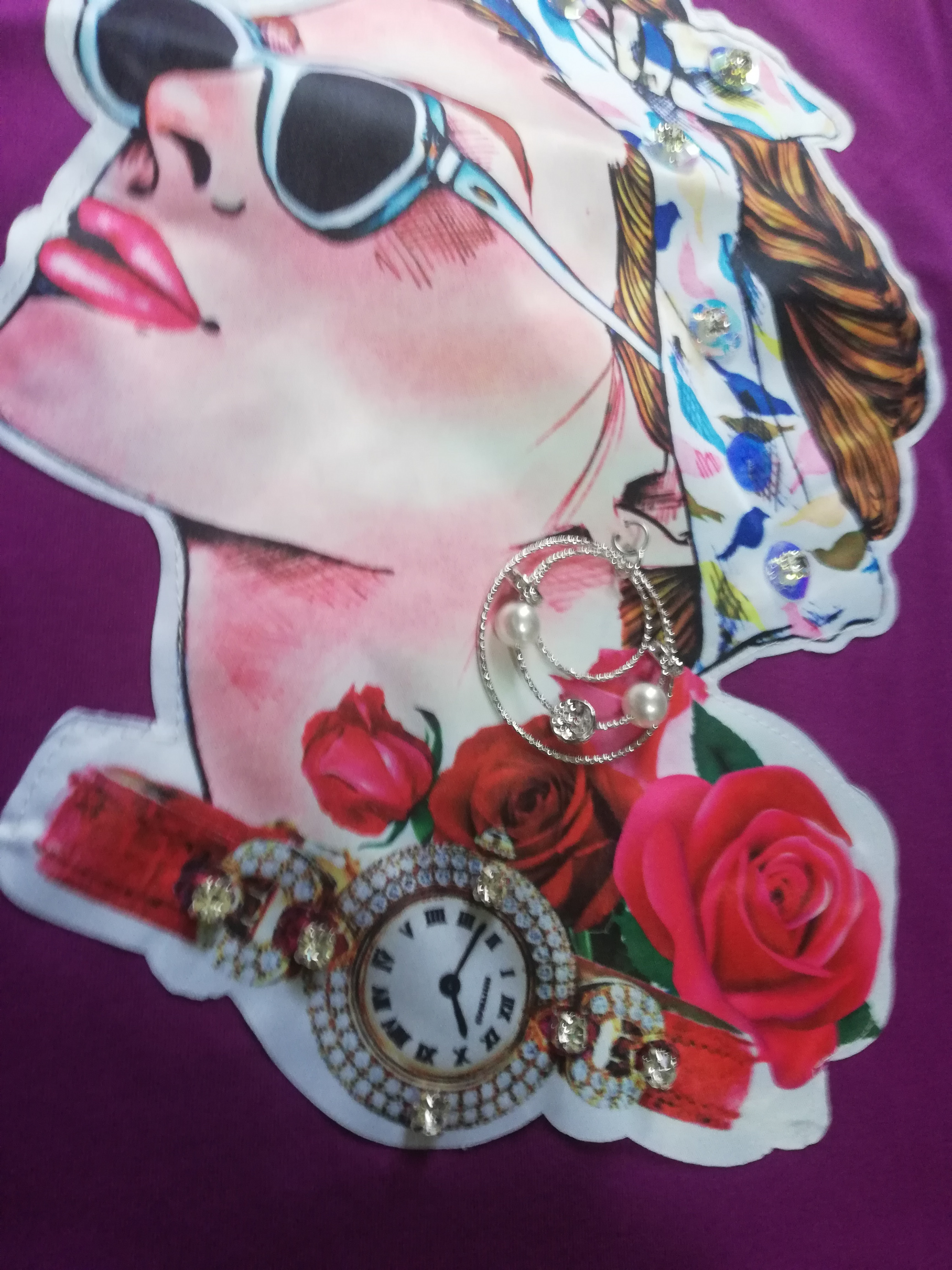 مختص بتصاميم الالبسه من طباعه وتطريز وستراس