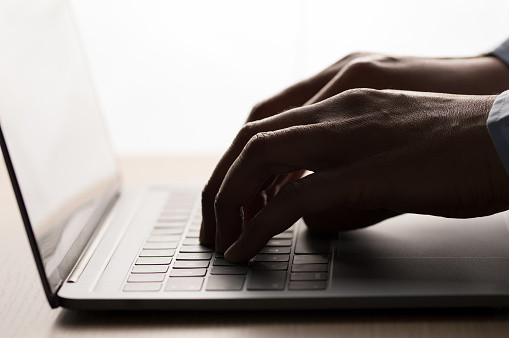 ساقوم بتحويل الصور وملفات pdf الي ملف ورد عربي او انجليزي