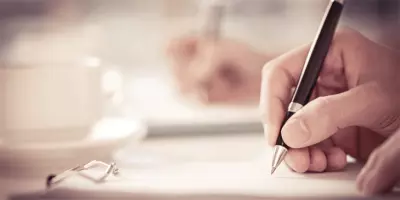 أجيد كتابه القصص القصيره و المقالات