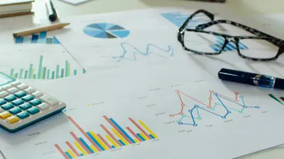 تحليل وتنظيف البيانات وعرضها برسوم بيانية واضحة