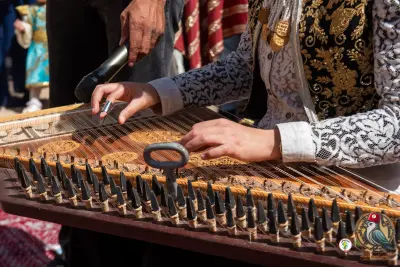 تلحين وعزف مقطوعات موسيقية عربية أصيلة على آلة القانون باحترافية